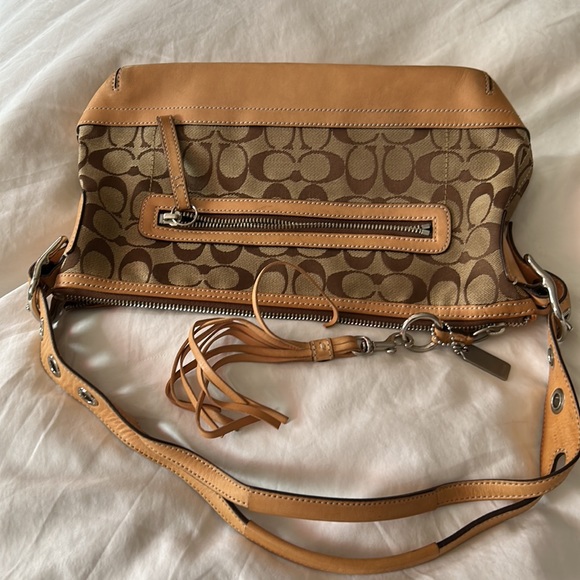 Authentic Coach beige and brown shoulder bag. - Picture 12 of 14